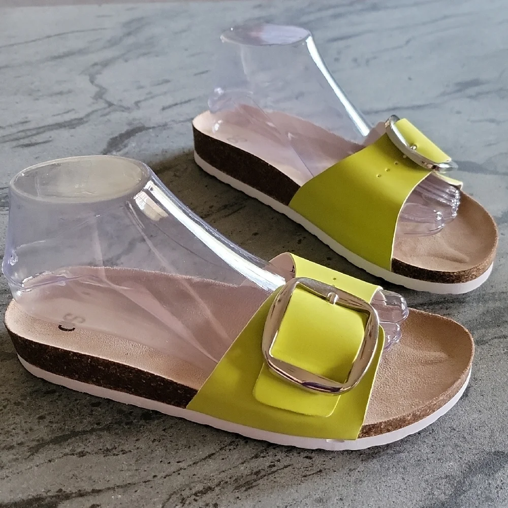 SO Faux Leather Slides W/ Comfort Footbed Silver Tone Buckle Green Size M NWOT - Picture 2 of 10